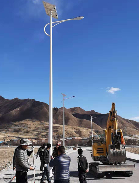 甘南碌曲10米伊吾太阳能路灯项目