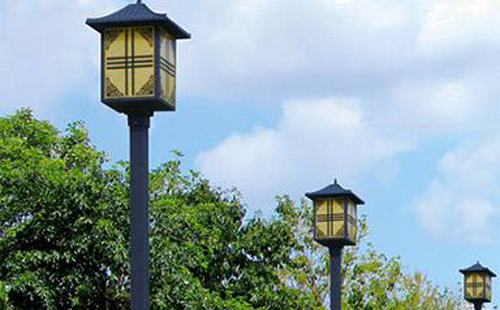 伊吾庭院灯安装间距与布灯设计全解析
