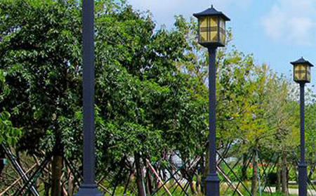 太阳能伊吾庭院灯价格为何差三倍？关键看这几点